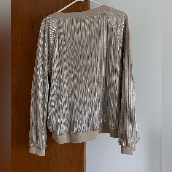 Women’s Francesca’s Metallic Jacket (Bomber style) Sz L - Picture 4 of 7